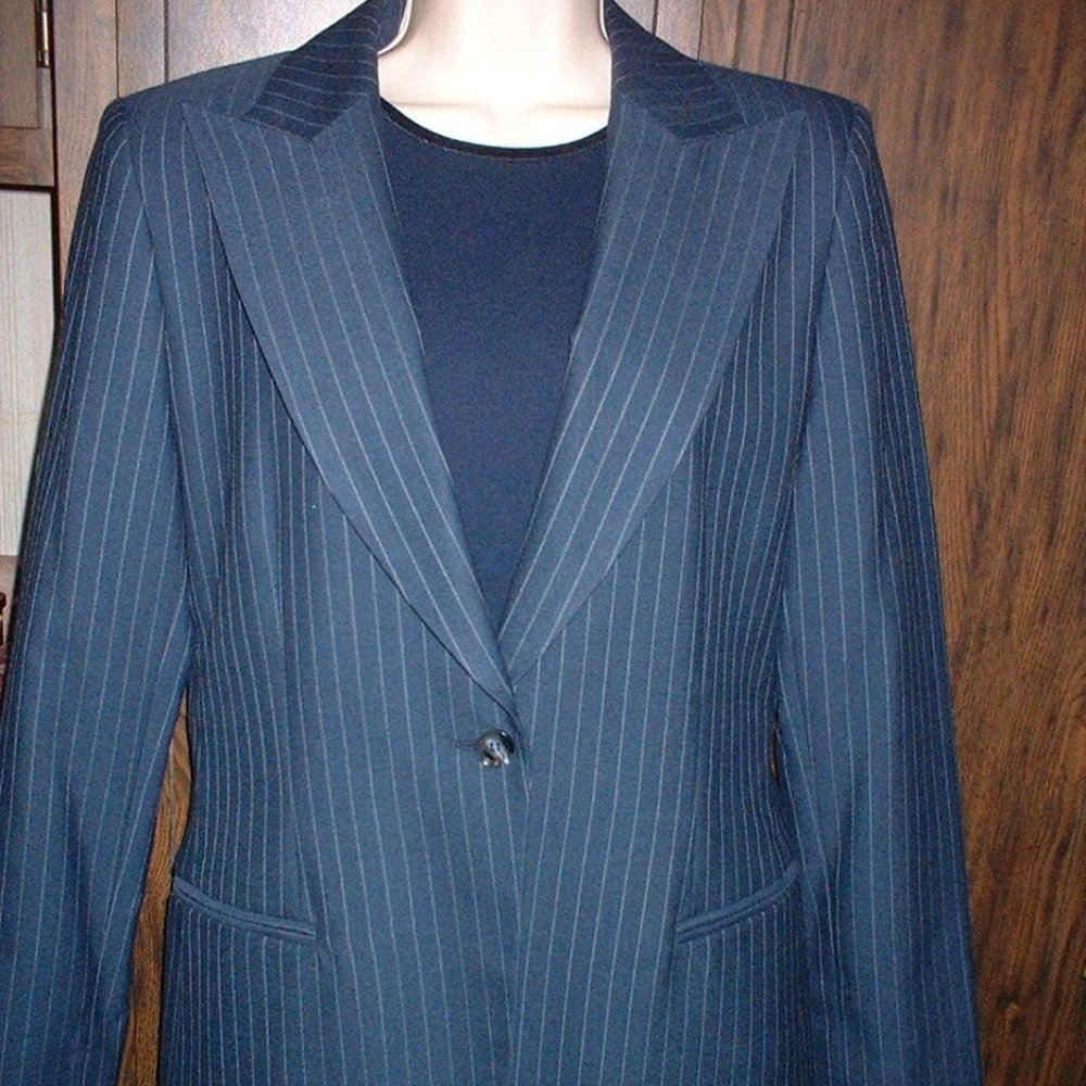 Brand New with tags Harve Benard blue blazer 6
